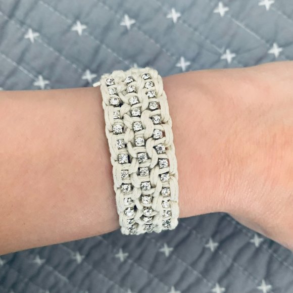 Rose Gonzalez ✨ Macramé Bracelet with Rhinestones - Picture 3 of 7